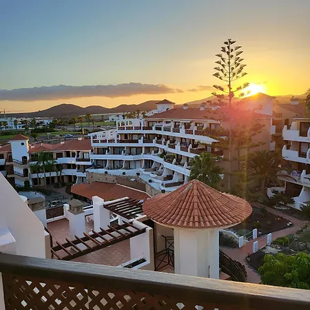 Moderno Y Luminoso Atico Con Vistas Y Piscina Apartmán
