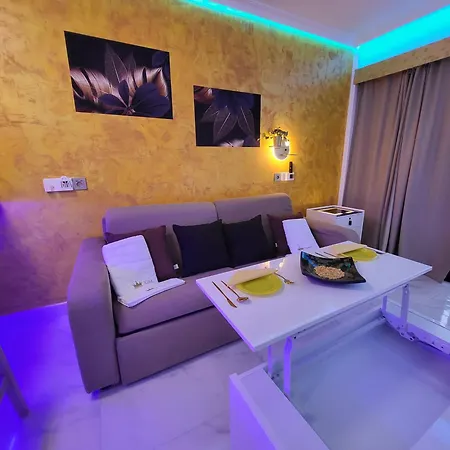 Moderno Y Luminoso Atico Con Vistas Y Piscina Apartmán