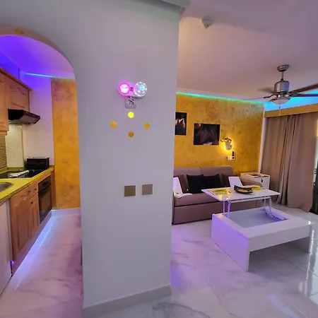 Moderno Y Luminoso Atico Con Vistas Y Piscina