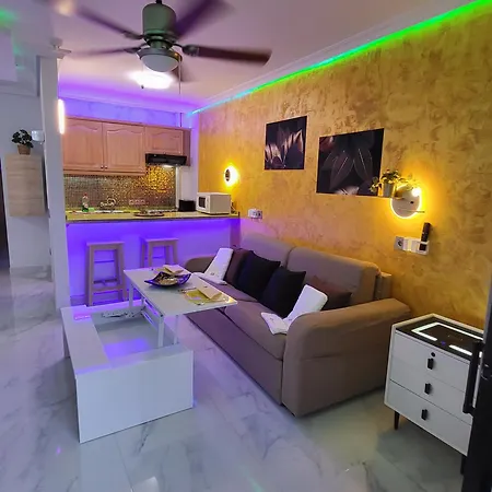 Moderno Y Luminoso Atico Con Vistas Y Piscina *